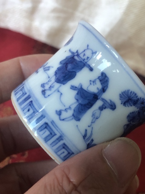 古玩陶瓷人物紋青花杯真品鑒賞圖