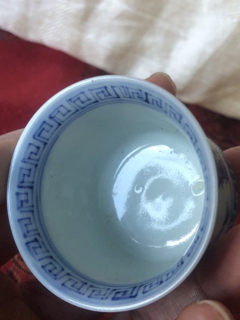 古玩陶瓷人物紋青花杯真品鑒賞圖