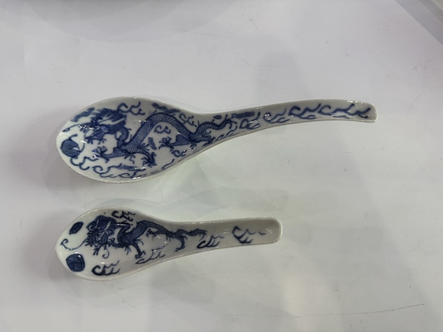 古玩陶瓷青花趕珠龍紋調羹拍賣,當前價格1366元