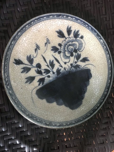 古玩陶瓷哥釉地青花盤真品鑒賞圖