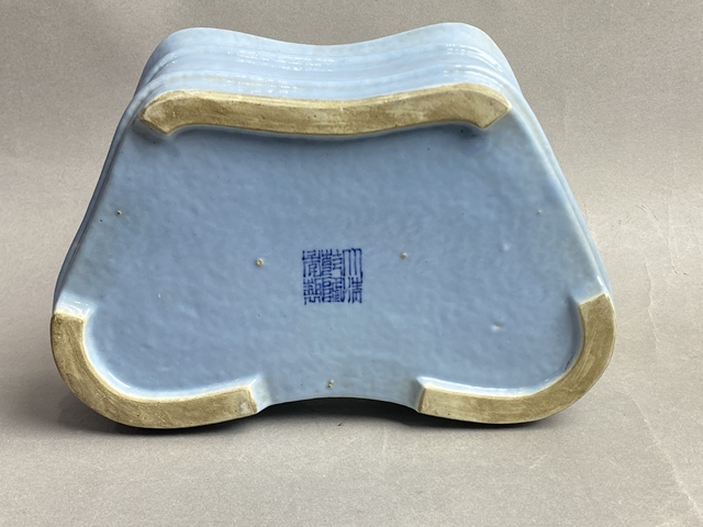 古玩陶瓷仿汝天藍釉蝴蝶型水仙盆真品鑒賞圖