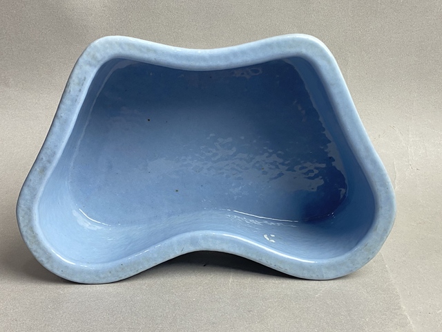 古玩陶瓷仿汝天藍釉蝴蝶型水仙盆真品鑒賞圖