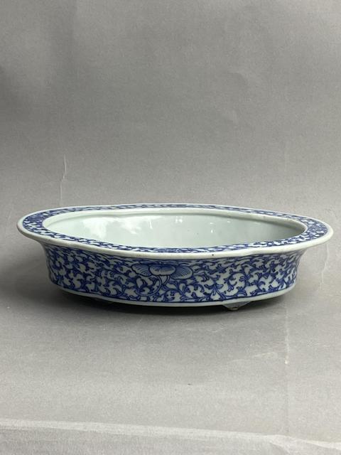 古玩陶瓷青花纏枝花卉海棠形水仙盤真品鑒賞圖