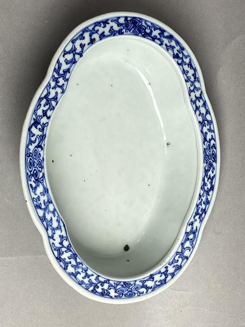 古玩陶瓷青花纏枝花卉海棠形水仙盤真品鑒賞圖