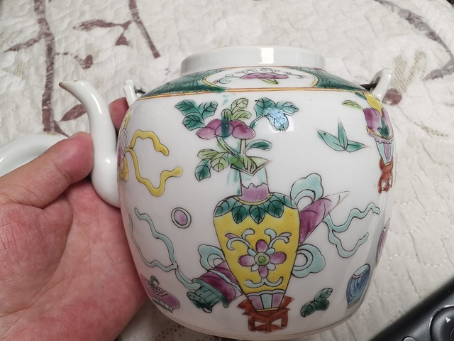 古玩陶瓷粉彩提梁壺真品鑒賞圖