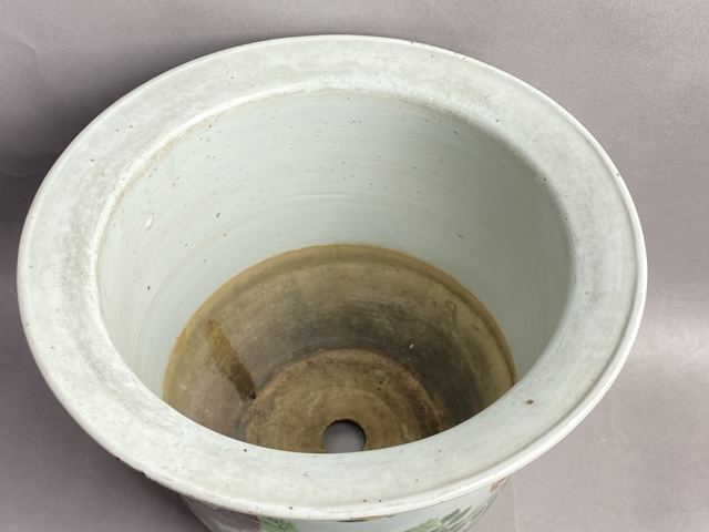 古玩陶瓷清晚五彩洞石花鳥紋超大花盆真品鑒賞圖