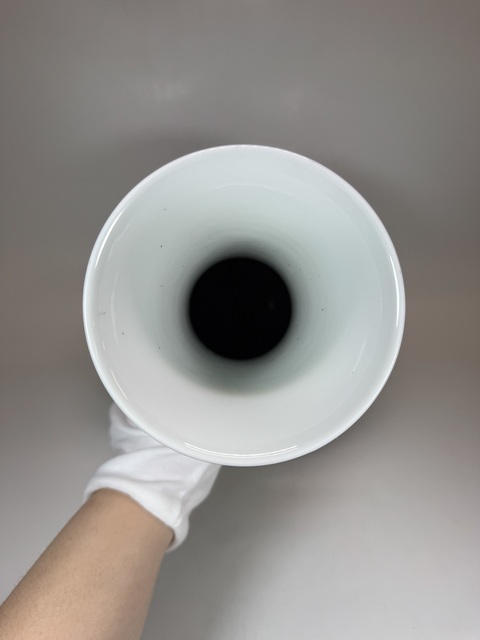 古玩陶瓷民國 黃地粉彩瓶真品鑒賞圖