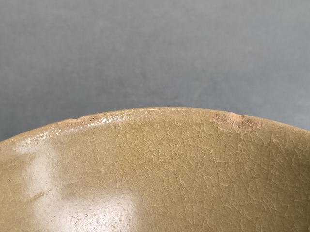古玩陶瓷龍泉窯刻蓮瓣紋碗真品鑒賞圖