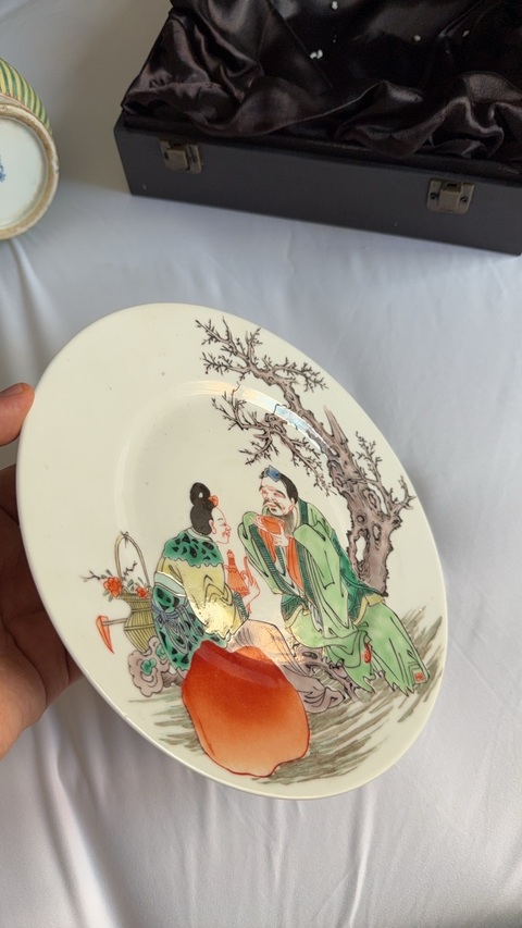 古玩陶瓷人物紋五彩盤真品鑒賞圖