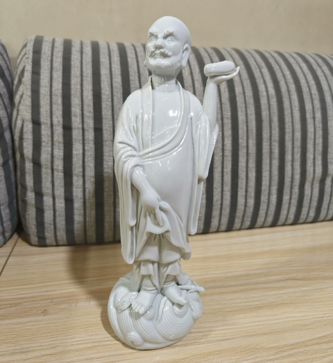 古玩陶瓷德化白瓷達(dá)摩造像真品鑒賞圖