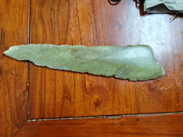 古玩玉器地方玉矛真品鑒賞圖