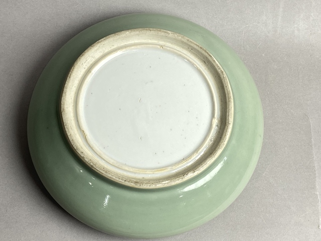 古玩陶瓷豆青釉內(nèi)青花花鳥紋大鏜鑼洗真品鑒賞圖
