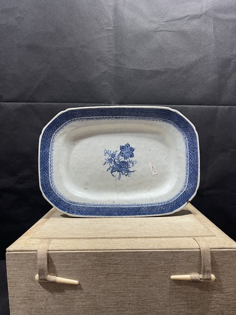 古玩陶瓷青花花卉紋八方盤真品鑒賞圖