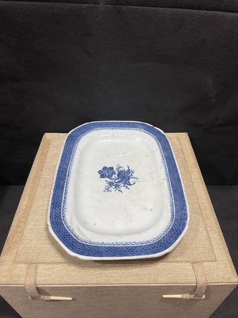 古玩陶瓷青花花卉紋八方盤真品鑒賞圖