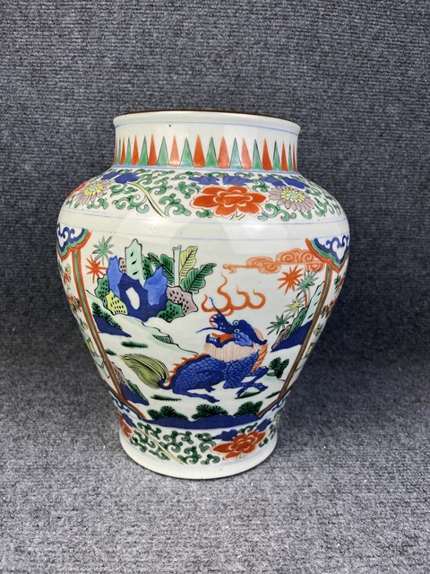 古玩陶瓷青花五彩麒麟瑞獸紋罐拍賣,當(dāng)前價(jià)格13888元
