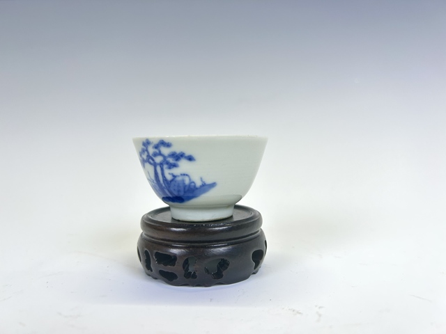 古玩陶瓷清中期·太公垂釣青花詩文杯拍賣，當前價格1099元