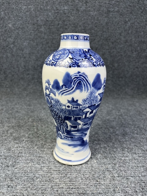 古玩陶瓷青花山水人物故事紋雞腿瓶拍賣,當前價格2388元