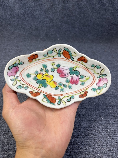 古玩陶瓷粉彩花卉紋盤拍賣,當前價格399元