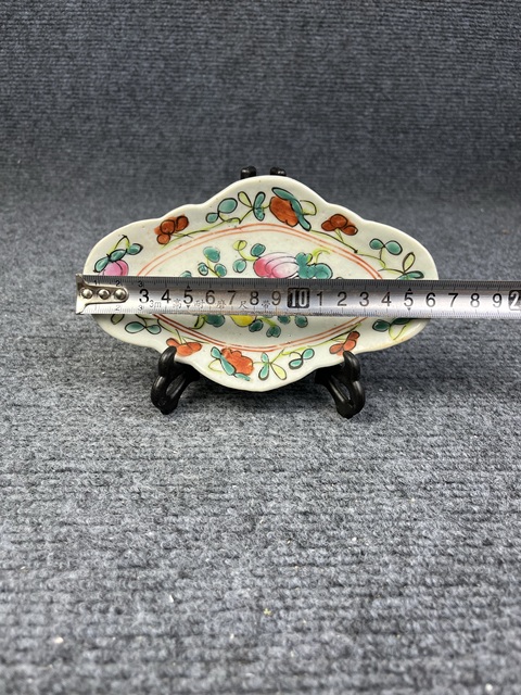古玩陶瓷粉彩花卉紋盤拍賣,當前價格399元