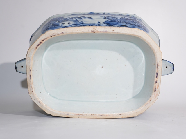 古玩陶瓷清乾隆·青花通景山水人物紋蓋盆真品鑒賞圖