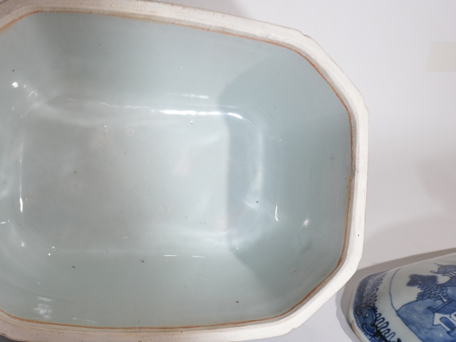 古玩陶瓷清乾隆·青花通景山水人物紋蓋盆真品鑒賞圖