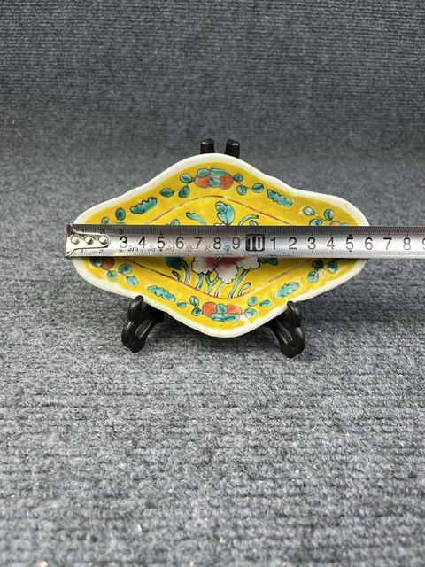 古玩陶瓷粉彩花卉紋盤拍賣,當前價格399元