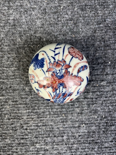 古玩陶瓷青花釉里紅蓮池鴛鴦紋印色盒拍賣,當前價格8888元