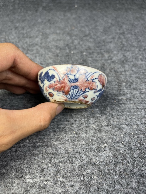 古玩陶瓷青花釉里紅蓮池鴛鴦紋印色盒拍賣,當前價格8888元