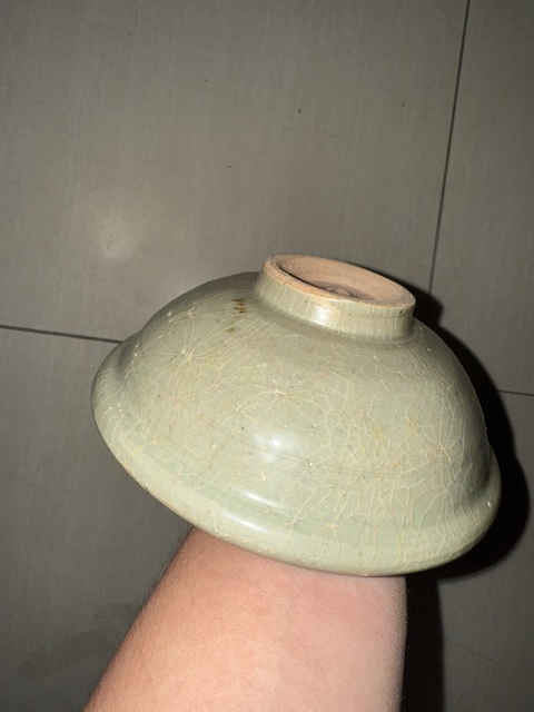 古玩陶瓷龍泉窯青釉碗真品鑒賞圖