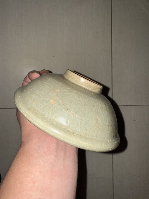 古玩陶瓷龍泉窯青釉碗真品鑒賞圖