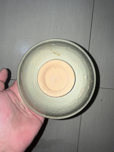 古玩陶瓷龍泉窯青釉碗真品鑒賞圖