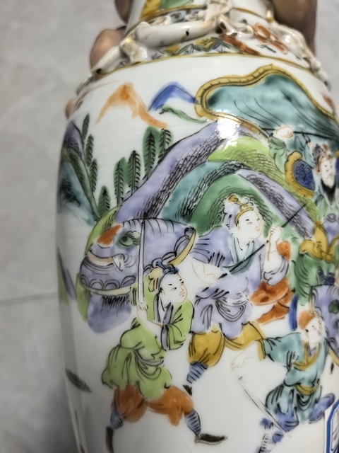 古玩陶瓷五彩刀馬人物撇口瓶真品鑒賞圖