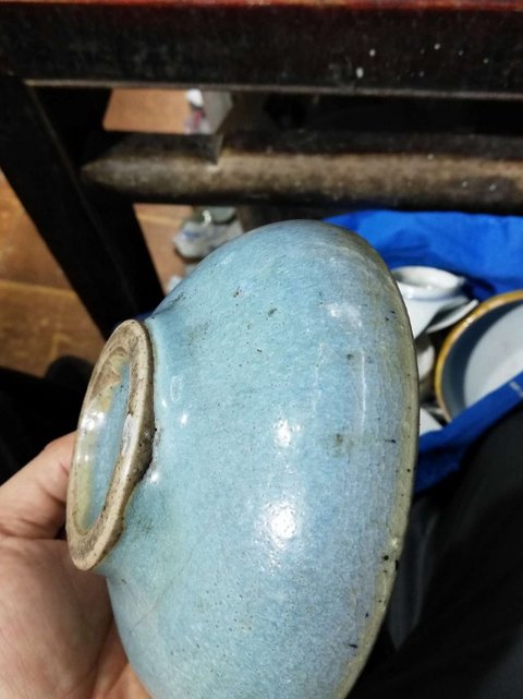 古玩陶瓷鈞窯天藍釉茶碗真品鑒賞圖