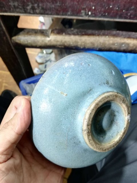 古玩陶瓷鈞窯天藍釉茶碗真品鑒賞圖