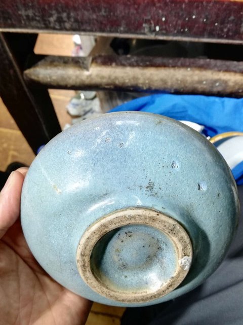 古玩陶瓷鈞窯天藍釉茶碗真品鑒賞圖