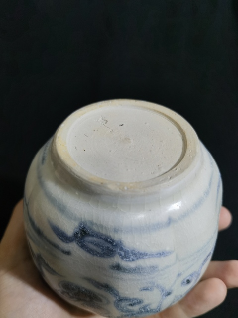 古玩陶瓷青花花卉紋罐真品鑒賞圖