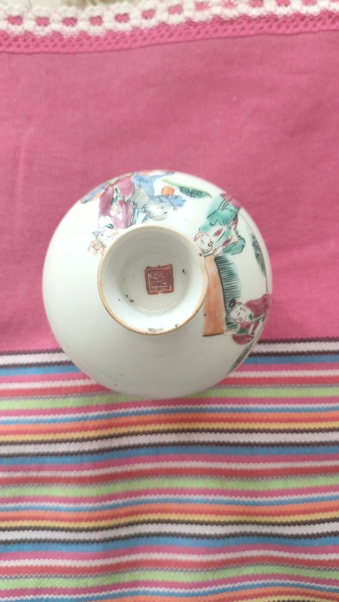 古玩陶瓷粉彩蓋盅真品鑒賞圖
