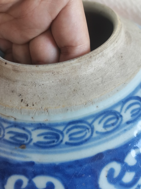 古玩陶瓷青花纏枝蓮紋罐真品鑒賞圖