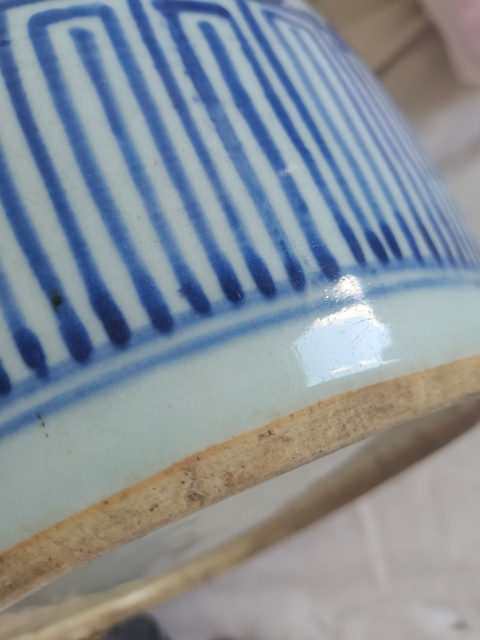 古玩陶瓷青花纏枝蓮紋罐真品鑒賞圖