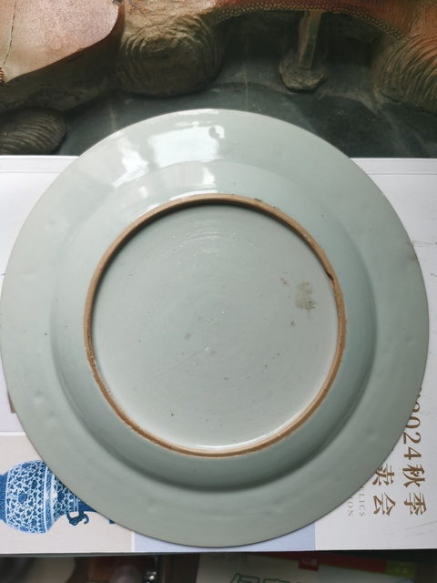 古玩陶瓷青花礬紅花卉紋盤真品鑒賞圖