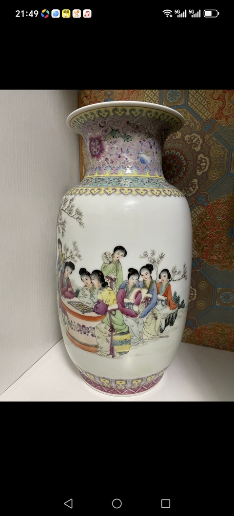 古玩陶瓷1960年代 粉彩人物紋燈籠尊真品鑒賞圖