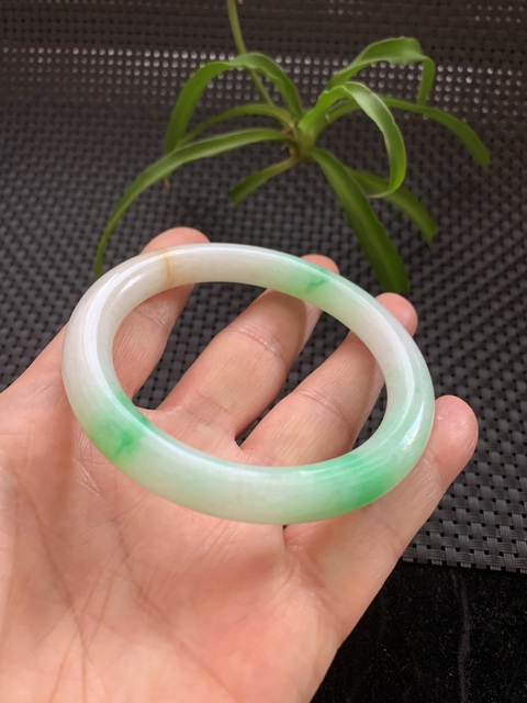 古玩玉器清代天然翡翠手鐲拍賣，當前價格66000元