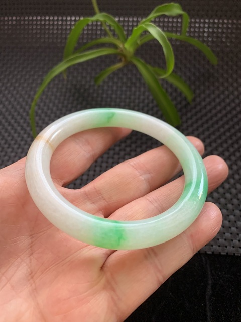 古玩玉器清代天然翡翠手鐲拍賣，當前價格66000元