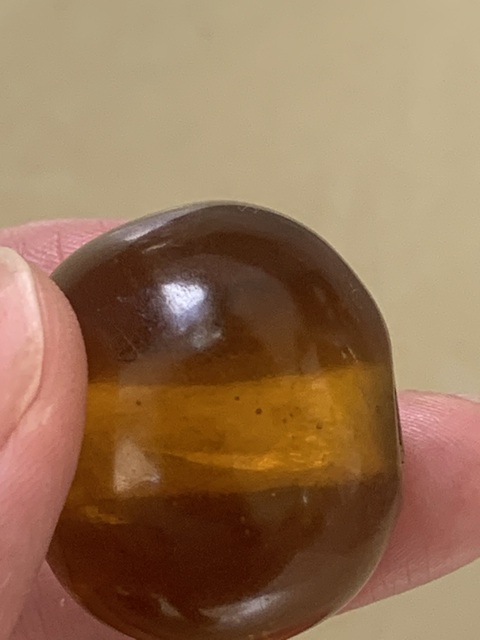 古玩雜項(xiàng)琥珀頂珠真品鑒賞圖