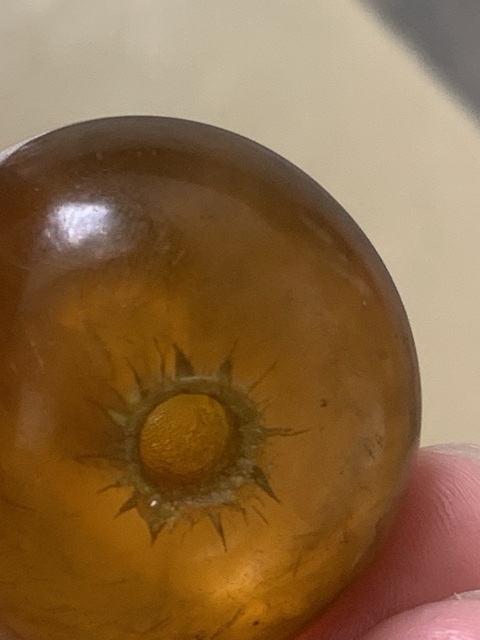 古玩雜項(xiàng)琥珀頂珠真品鑒賞圖