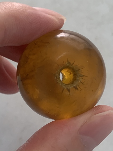 古玩雜項(xiàng)琥珀頂珠真品鑒賞圖