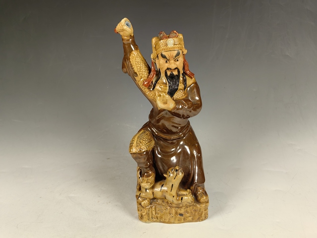 古玩陶瓷民國粉彩趙公明雕塑真品鑒賞圖