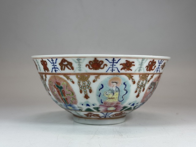 古玩陶瓷土默特右翼旗款七珍八寶碗真品鑒賞圖