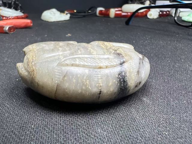 古玩玉器和田青玉兔真品鑒賞圖