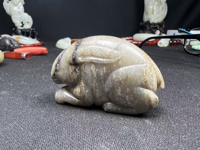 古玩玉器和田青玉兔真品鑒賞圖